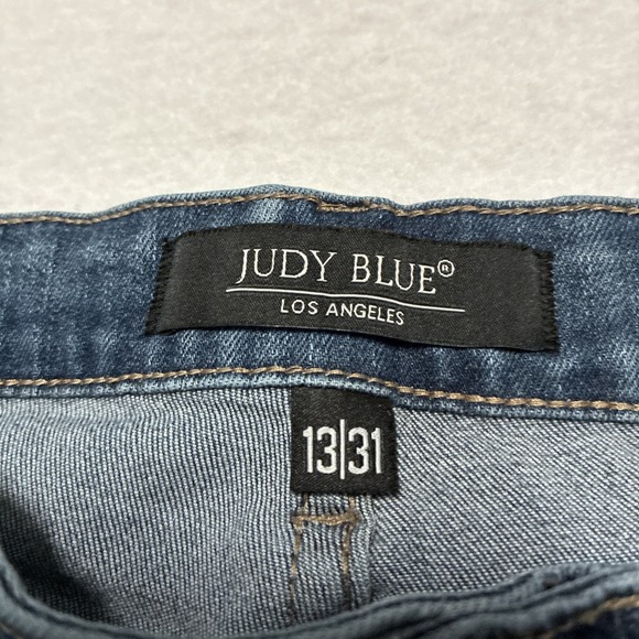 JUDY BLUE Boyfriend Fit Stretch Distressed Medium Wash Denim  Size 13/31 Women's - Picture 6 of 15